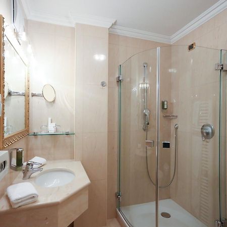 Cityhotel Goldener Adler B&B คีอูซา ภายนอก รูปภาพ