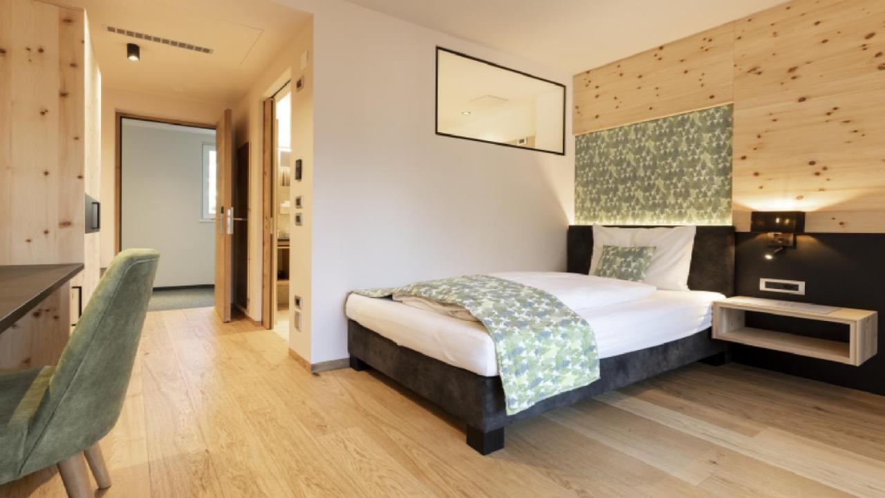 Cityhotel Goldener Adler B&B คีอูซา ภายนอก รูปภาพ