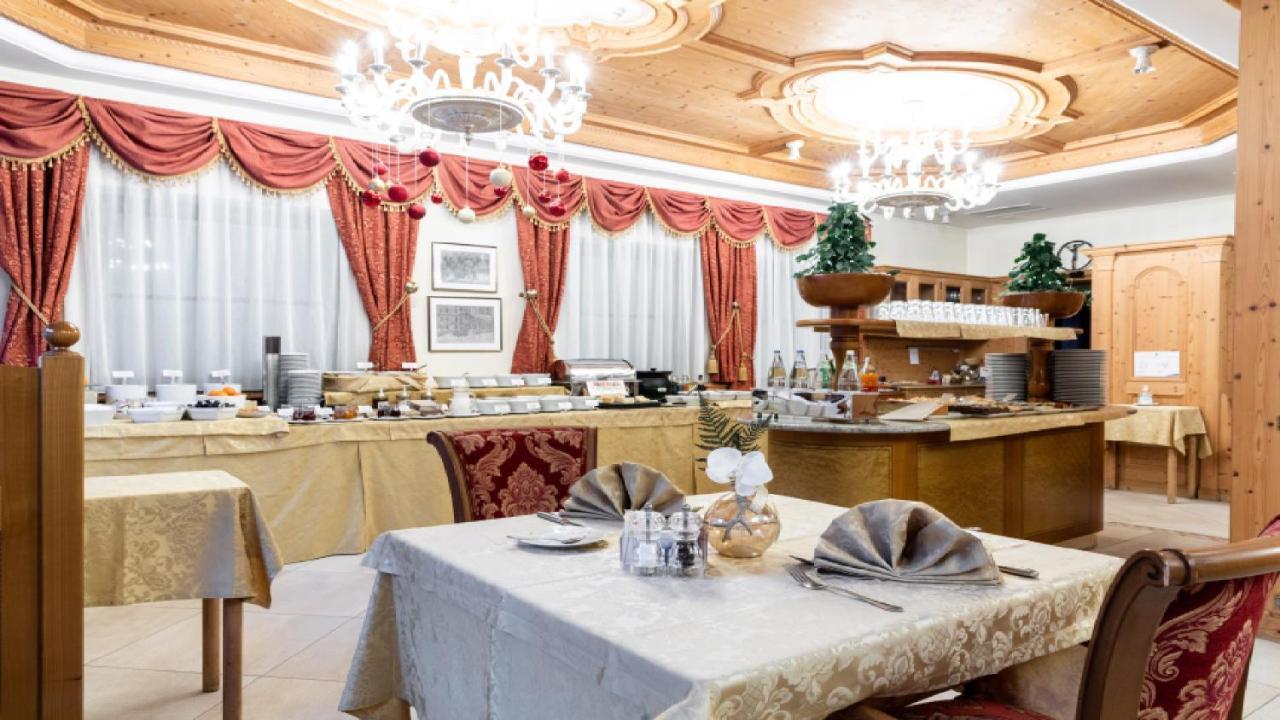 Cityhotel Goldener Adler B&B คีอูซา ภายนอก รูปภาพ