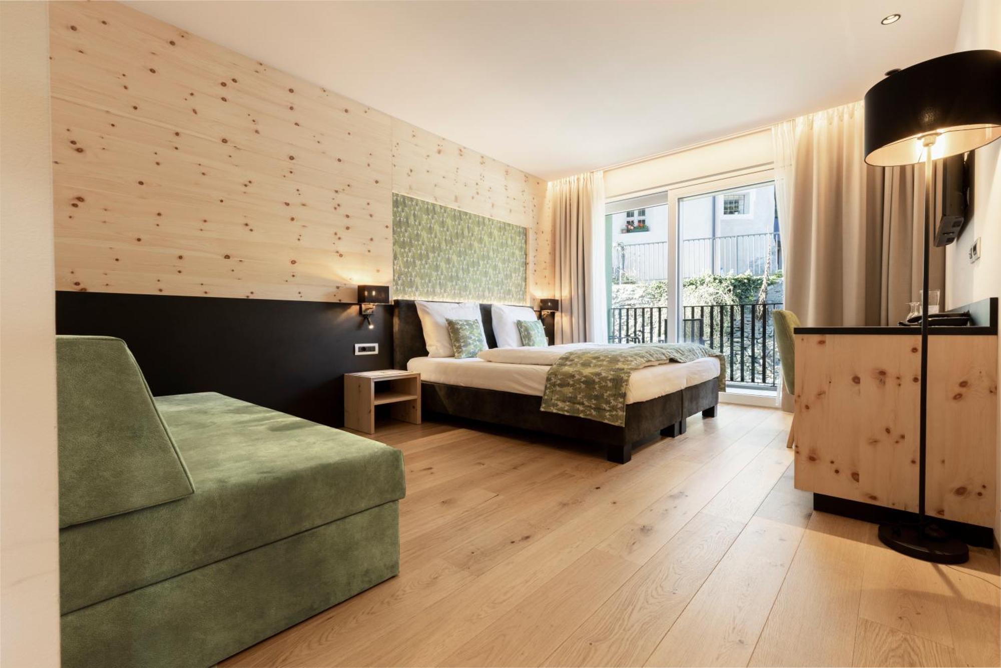 Cityhotel Goldener Adler B&B คีอูซา ภายนอก รูปภาพ