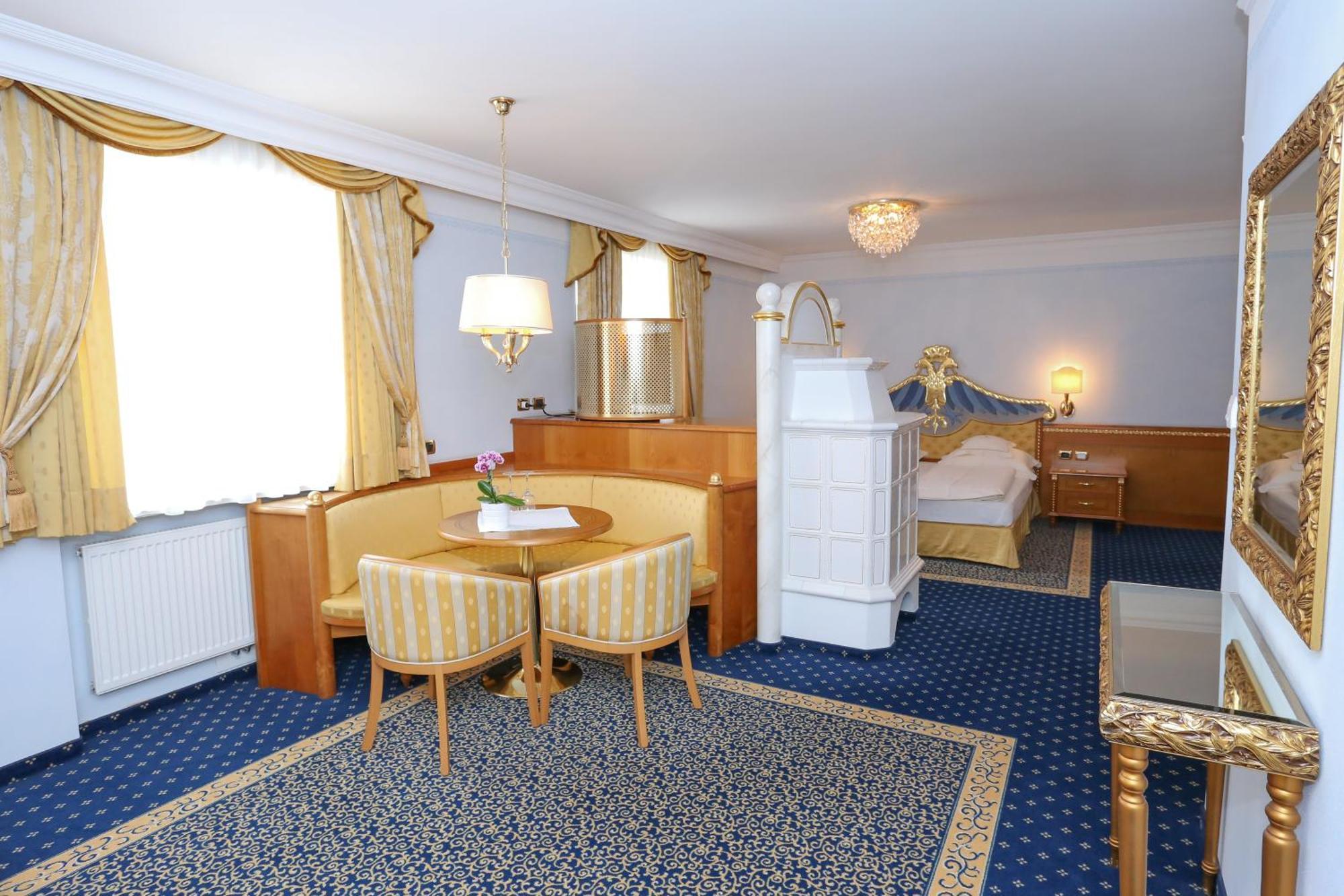 Cityhotel Goldener Adler B&B คีอูซา ภายนอก รูปภาพ