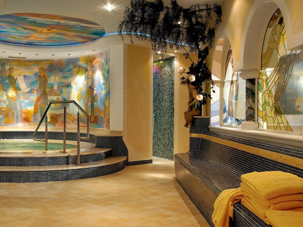 Cityhotel Goldener Adler B&B คีอูซา ภายนอก รูปภาพ