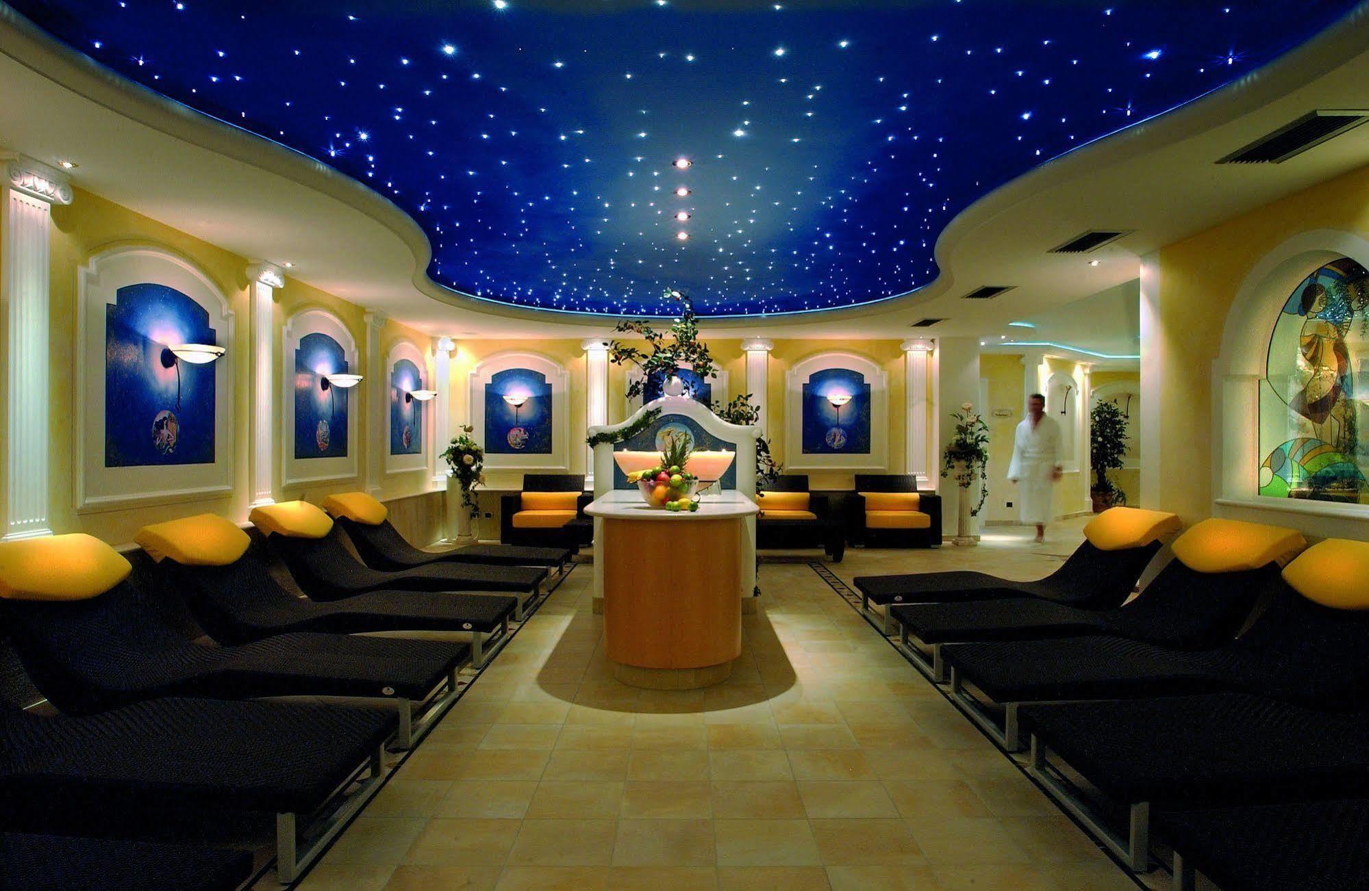 Cityhotel Goldener Adler B&B คีอูซา ภายนอก รูปภาพ